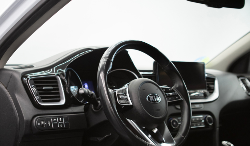 
Kia Ceed 5 puertas 1.6 CRDi MHEV de 136 CV completo									