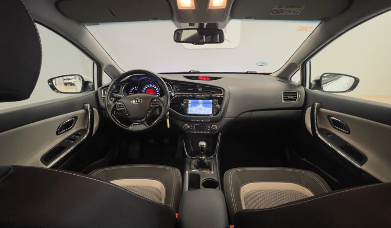 
KIA cee’d 1.4 CRDi WGT Tech completo									