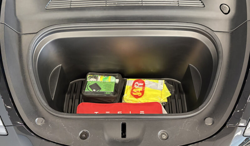 
TESLA Model Y Gran Autonomia 4WD completo									