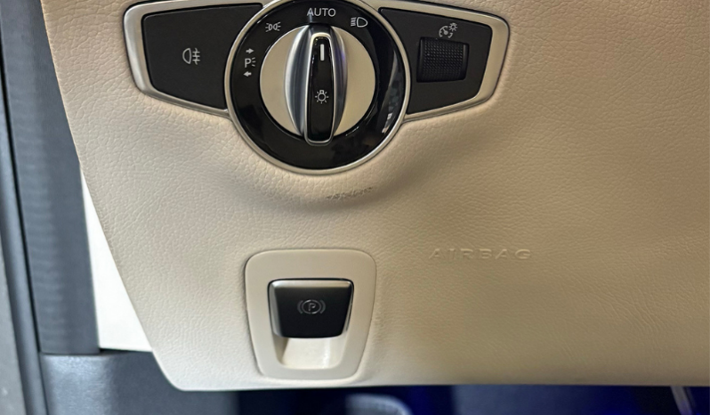 
MERCEDES-BENZ Clase E E 220 d 4MATIC Coupe completo									