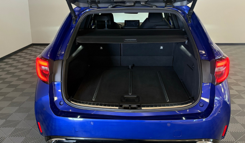 
TOYOTA Corolla 200H Style EditionTouring Sport completo									