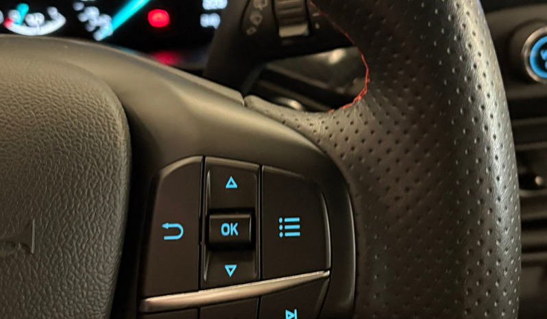 
FORD Focus 1.5 Ecoblue STLine SB completo									