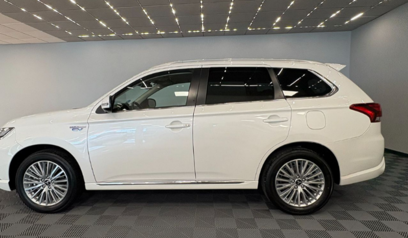 
MITSUBISHI Outlander 2.4 PHEV Kaiteki Auto 4WD completo									