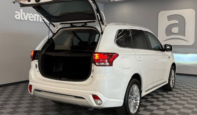 
MITSUBISHI Outlander 2.4 PHEV Kaiteki Auto 4WD completo									