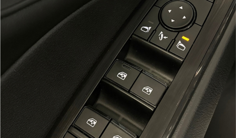 
NISSAN QASHQAI DIGT mHEV 4×2 Acenta completo									