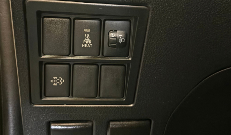 
TOYOTA Hilux 2.4 D4D Cabina Doble GX completo									