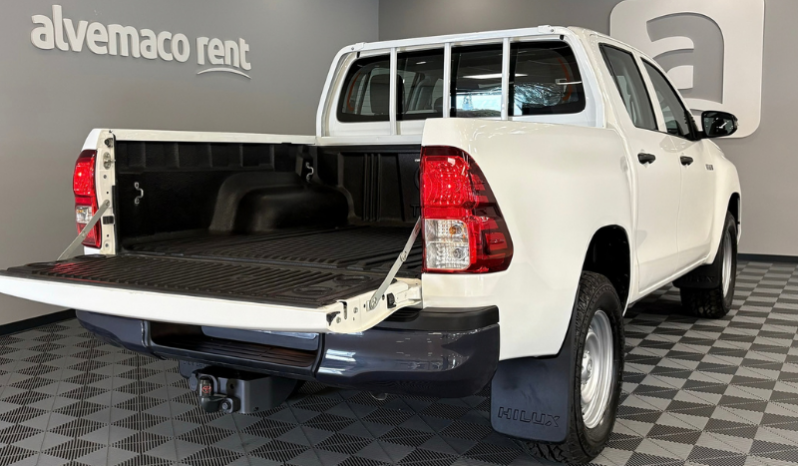 
TOYOTA Hilux 2.4 D4D Cabina Doble GX completo									