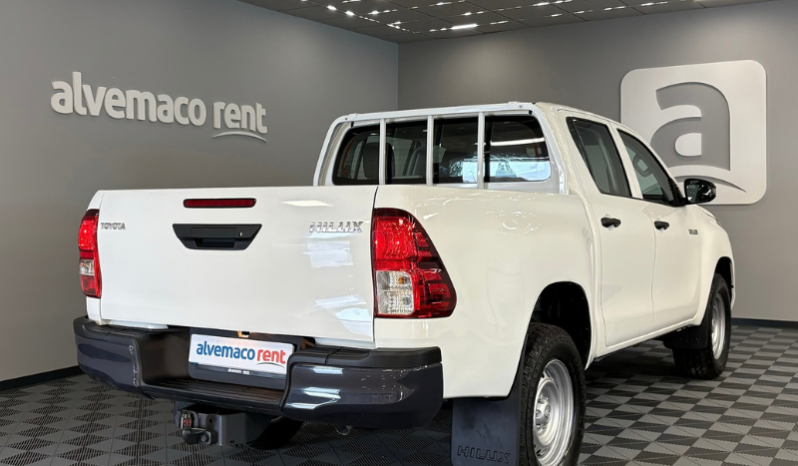 
TOYOTA Hilux 2.4 D4D Cabina Doble GX completo									